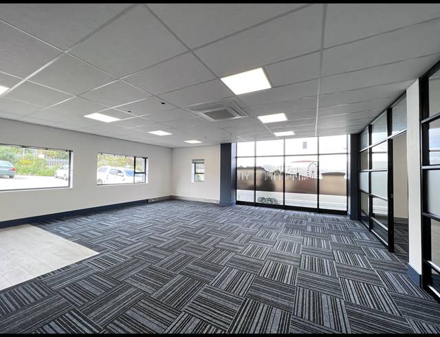 135M² OFFICE TO LET IN DE BRON